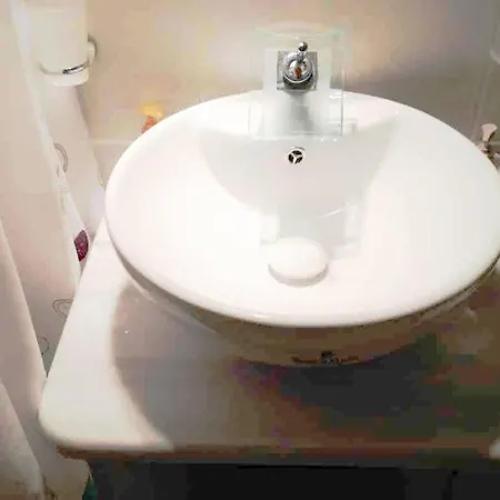 1 Bed - Sleeps 2 - Free Parking - Sea View Масурион