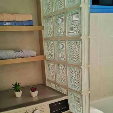 1 Bed - Sleeps 2 - Free Parking - Sea View Масурион